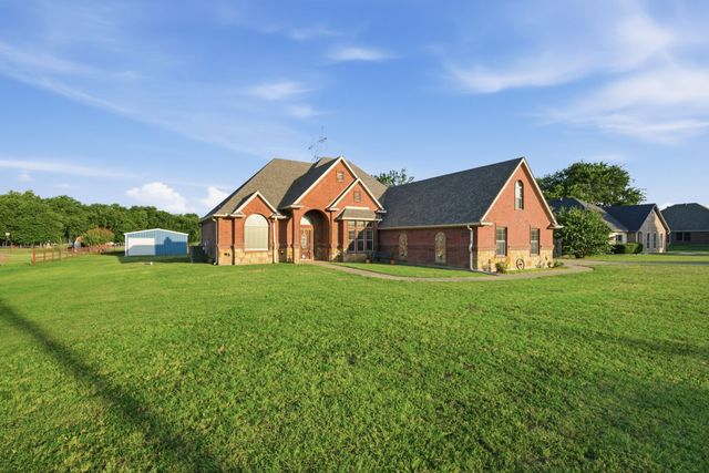 148 Fossil Rock Drive, Azle, TX 76020