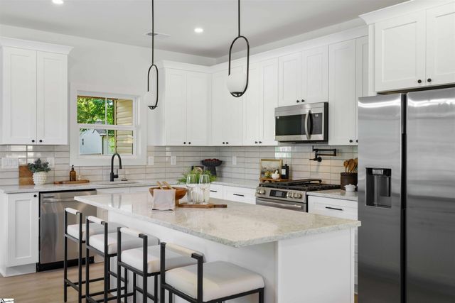 15 Milton Drive, Greenville, SC 29605