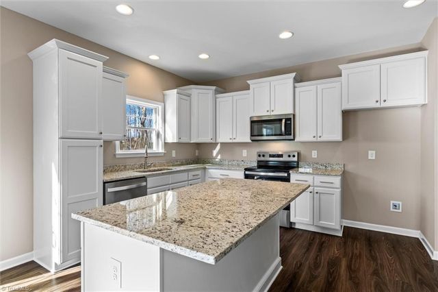 6061 Frye Bridge Road, Clemmons, NC 27012