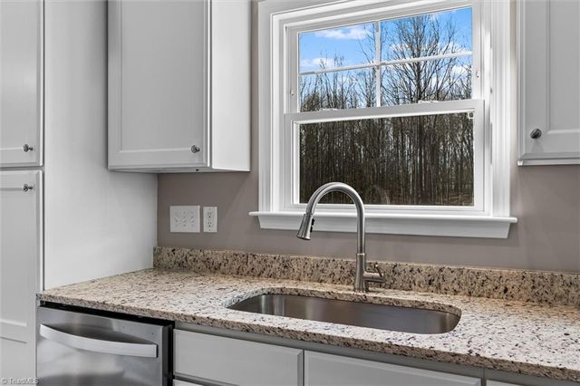 6061 Frye Bridge Road, Clemmons, NC 27012