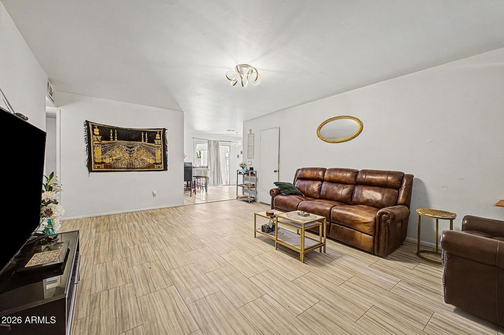 7127 W MONTEBELLO Avenue, Glendale, AZ 85303 — photo 4
