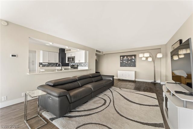3111 Bel Air Drive 21F, Las Vegas, NV 89109