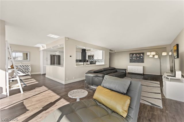 3111 Bel Air Drive 21F, Las Vegas, NV 89109