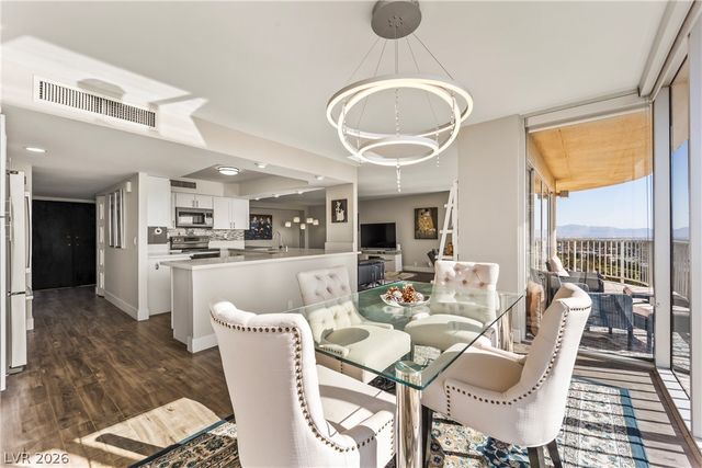 3111 Bel Air Drive 21F, Las Vegas, NV 89109