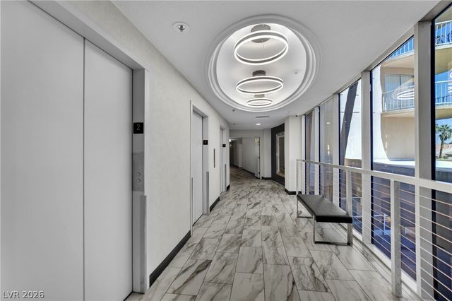 3111 Bel Air Drive 21F, Las Vegas, NV 89109