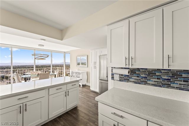 3111 Bel Air Drive 21F, Las Vegas, NV 89109