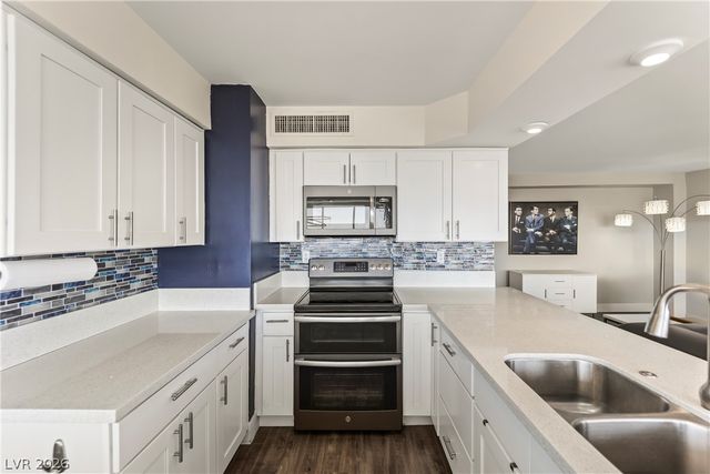 3111 Bel Air Drive 21F, Las Vegas, NV 89109