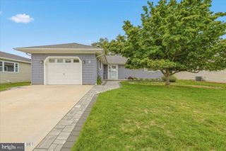 8 SEVILLE PL, Toms River, NJ 08757