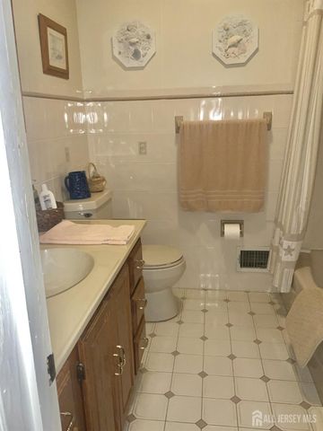 178 Willow Street, Port Reading, NJ 07064