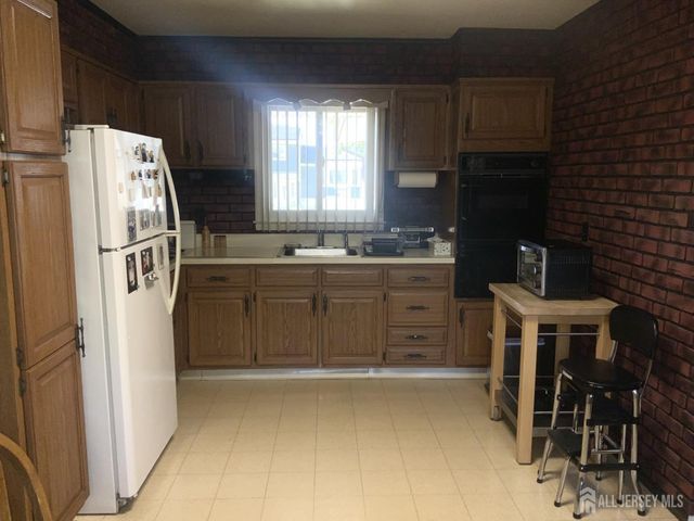 178 Willow Street, Port Reading, NJ 07064