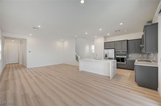 1534 Crowned Eagle Street, Las Vegas, NV 89138