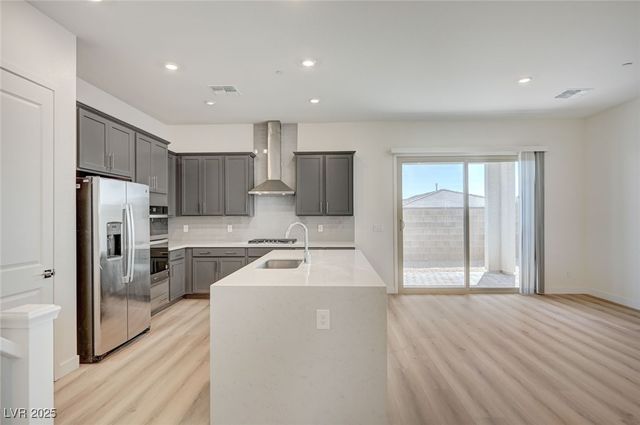 1534 Crowned Eagle Street, Las Vegas, NV 89138