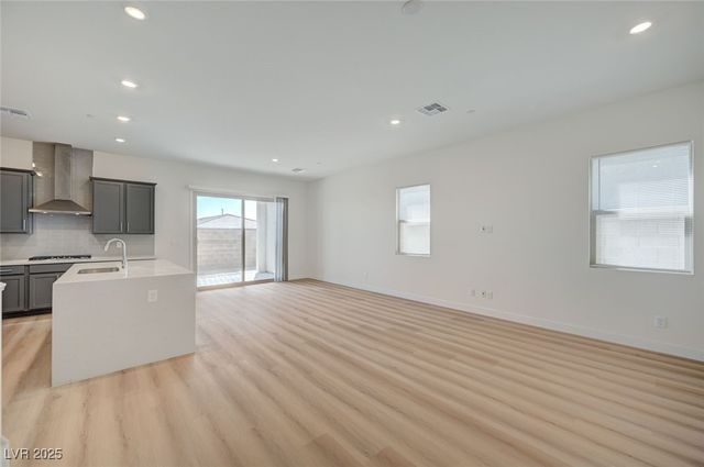 1534 Crowned Eagle Street, Las Vegas, NV 89138