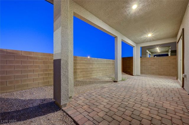 1534 Crowned Eagle Street, Las Vegas, NV 89138