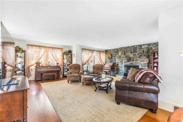 201 4th Street, Beaver, PA 15009