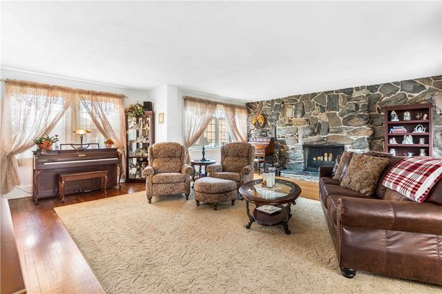 201 4th Street, Beaver, PA 15009