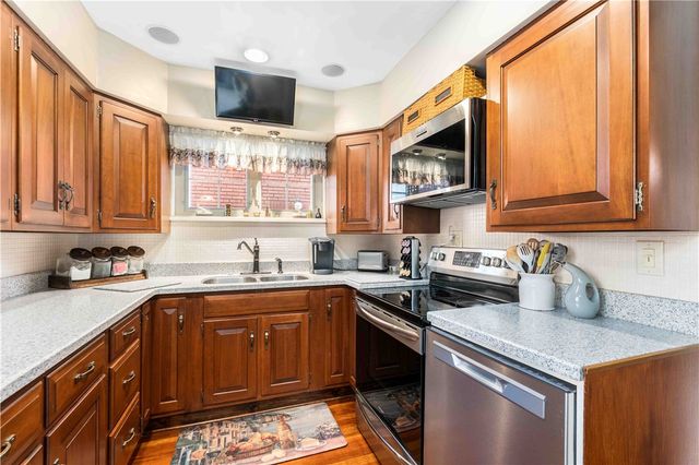 201 4th Street, Beaver, PA 15009