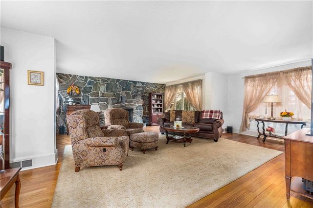 201 4th Street, Beaver, PA 15009