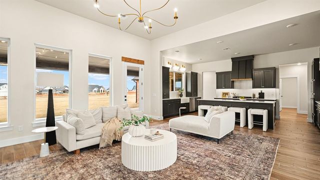 664 Paris Avenue, Piedmont, OK 73078