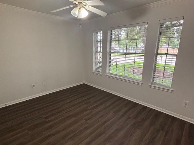 9217 Mohawk Drive, La Porte, TX 77571