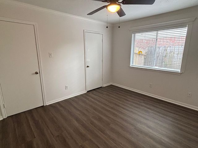 9217 Mohawk Drive, La Porte, TX 77571