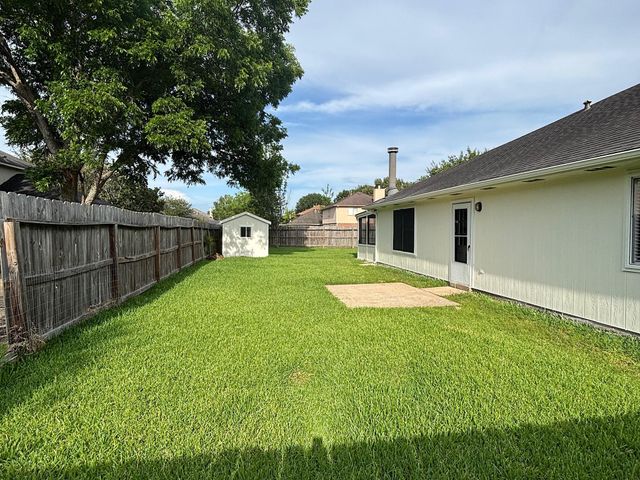 9217 Mohawk Drive, La Porte, TX 77571