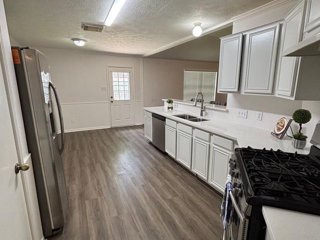 9217 Mohawk Drive, La Porte, TX 77571