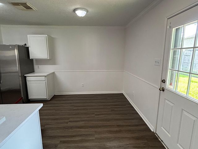 9217 Mohawk Drive, La Porte, TX 77571