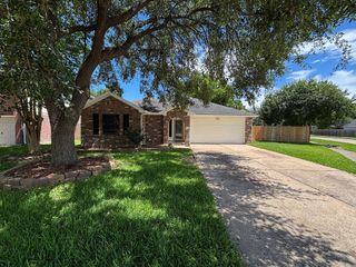 9217 Mohawk Drive, La Porte, TX 77571