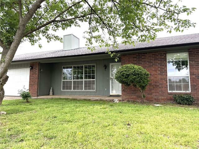 1105 N Cardinal Drive, Rogers, AR 72756