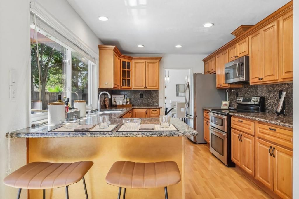 Image 14 of property listing at Address unavailable.