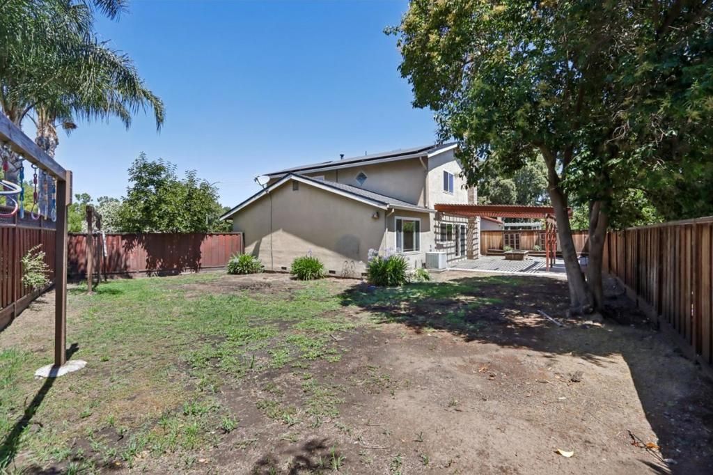Image 38 of property listing at Address unavailable.