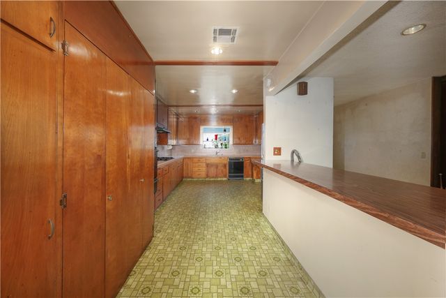 7205 Glencliff Drive, Downey, CA 90240