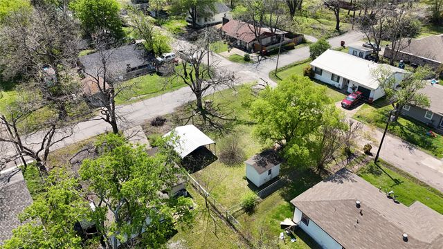 1000 Pecan Street, Bonham, TX 75418