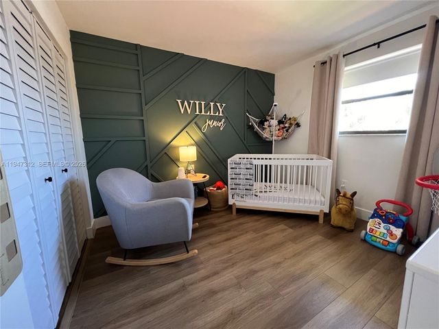 8425 NW 8th St 406, Miami, FL 33126