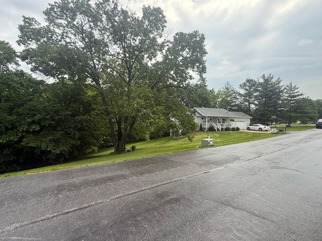 120 Sunny Lane, Branson West, MO 65737