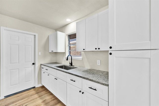 1205 SW Oklahoma Ave, Lawton, OK 73501