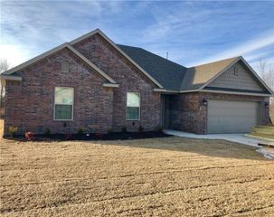 911 Buck Drive, Pea Ridge, AR 72751