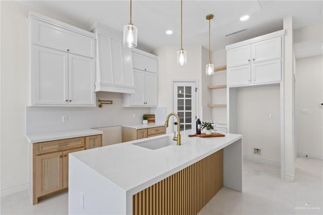 1408 W Dawes Avenue, Alton, TX 78573