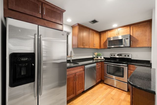 96 Gainsborough St 6W, Boston, MA 02115