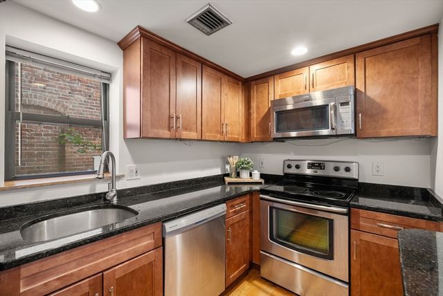 96 Gainsborough St 6W, Boston, MA 02115