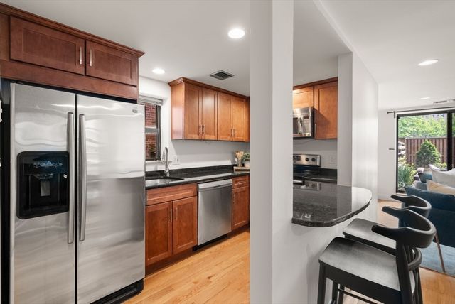 96 Gainsborough St 6W, Boston, MA 02115