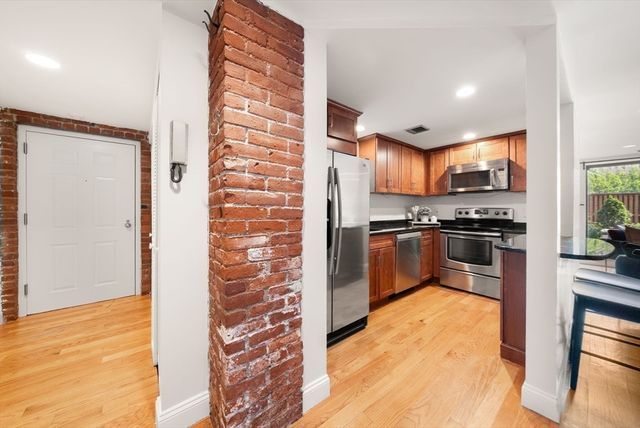 96 Gainsborough St 6W, Boston, MA 02115