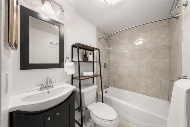 96 Gainsborough St 6W, Boston, MA 02115