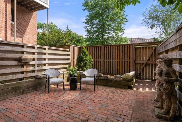96 Gainsborough St 6W, Boston, MA 02115
