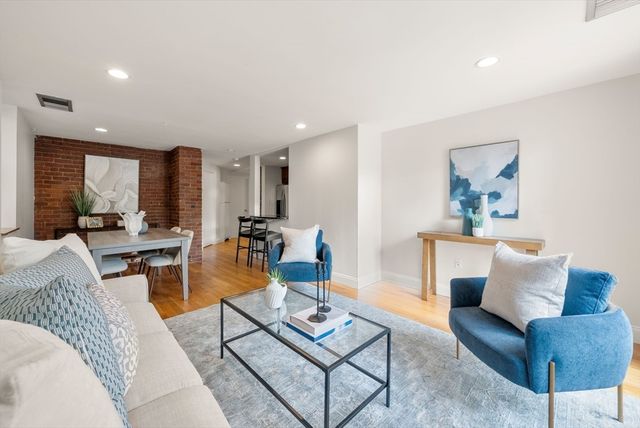 96 Gainsborough St 6W, Boston, MA 02115