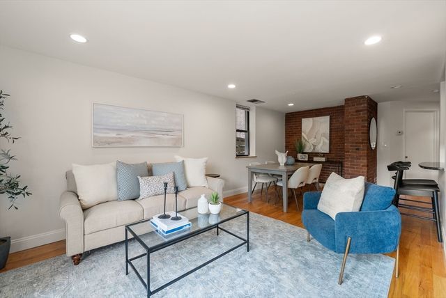 96 Gainsborough St 6W, Boston, MA 02115
