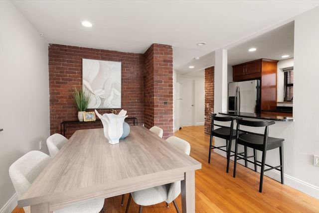 96 Gainsborough St 6W, Boston, MA 02115