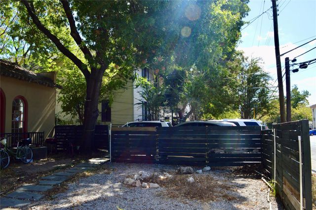 2813 Salado ST, Austin, TX 78705