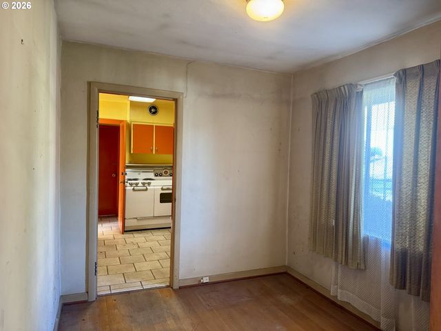 4314 Se CRYSTAL SPRINGS Blvd Se, Portland, OR 97206